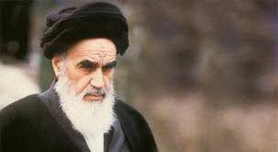 امام خمینی(ره): کشور ایران قدرتش را صرف پشتیبانی از سایر مسلمین می کند