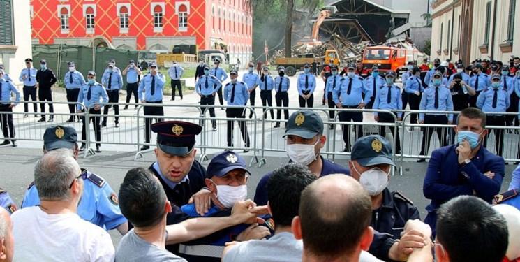پلیس آلبانی پس از درگیری با معترضان، 37 نفر را بازداشت کرد