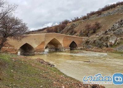 پل گاران یکی از جاذبه های شهرستان مریوان است